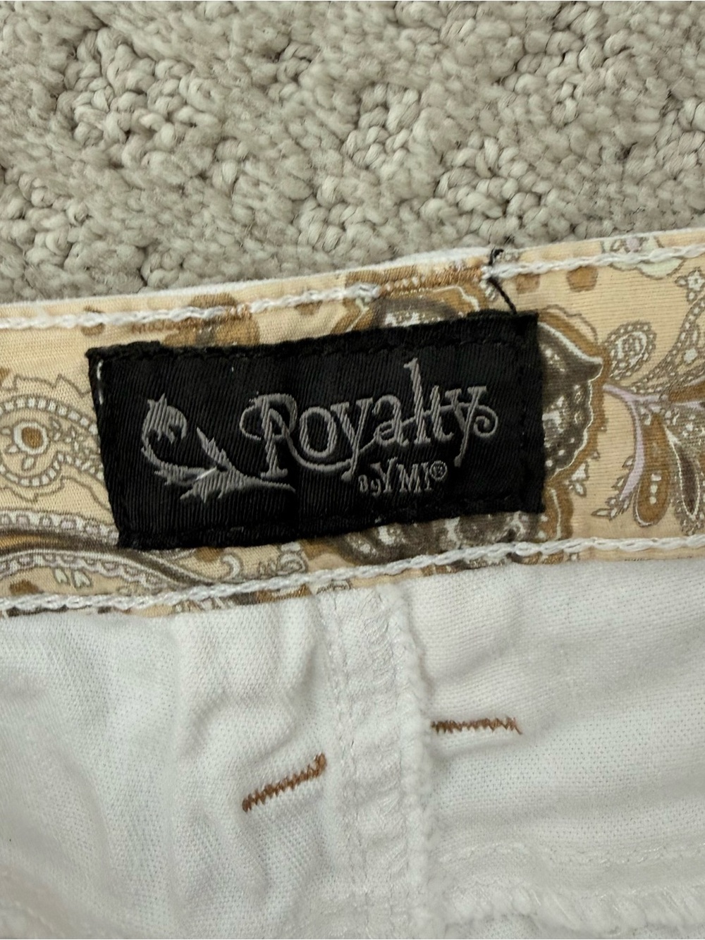 Royalty For Me White Women's Cargo Capri Pants - Picture 3 of 7